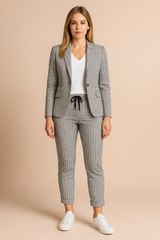 Sofia | Elegant Womens Suit with a Casual Flair 4