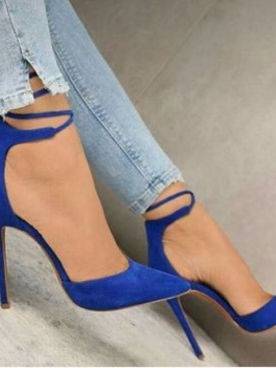 Chaussures à Talon Pointu avec Découpes Élégantes