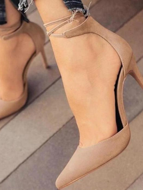 Chaussures à Talon Pointu avec Découpes Élégantes