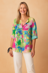 Aria | Lightweight blouse with a cutout neckline 3