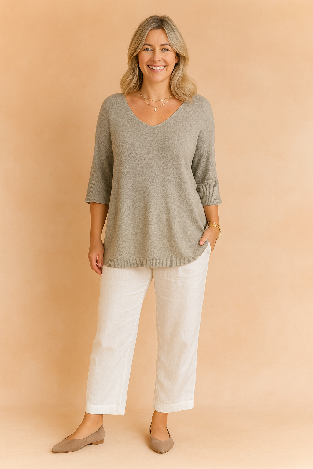Barbara | Casual Elegance with a V-Neck 2