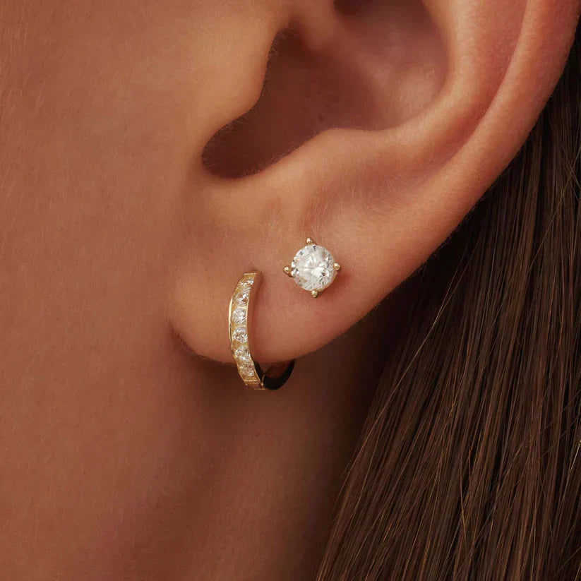 Elegant Gold Earrings with Sparkling Stones – Perfect for Any Occasion 6