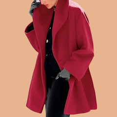 Elegant oversize women's winter coat with a wide collar 1