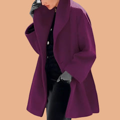 Elegant oversize women's winter coat with a wide collar 2