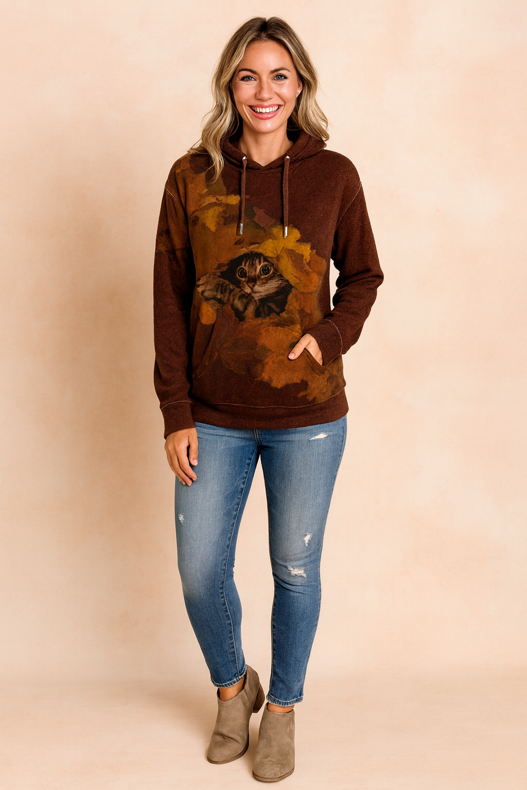 Lidia | Hoodie with an original print 1