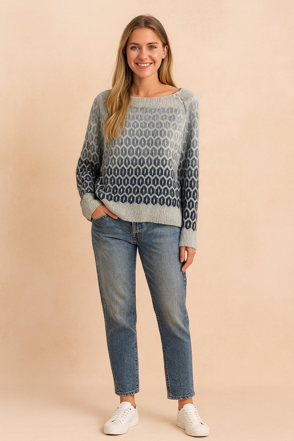 Lidia | Sweater with a geometric ombre pattern 0