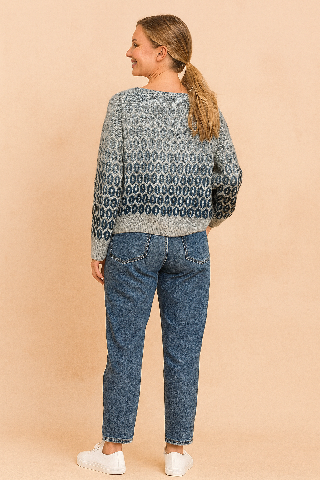 Lidia | Sweater with a geometric ombre pattern 1