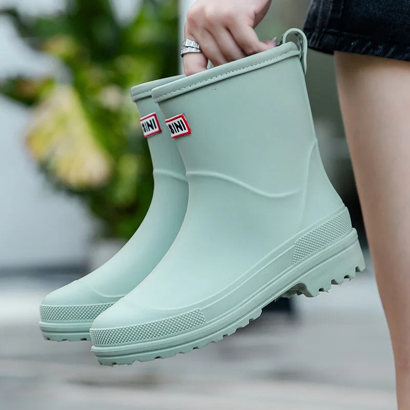 Mid-Cut Waterproof Rain Boots for Women – Stylish & Functional 7