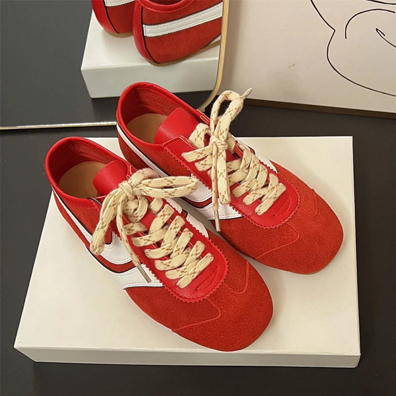 Retro Lace-Up Sneakers for Women – Stylish & Versatile 10