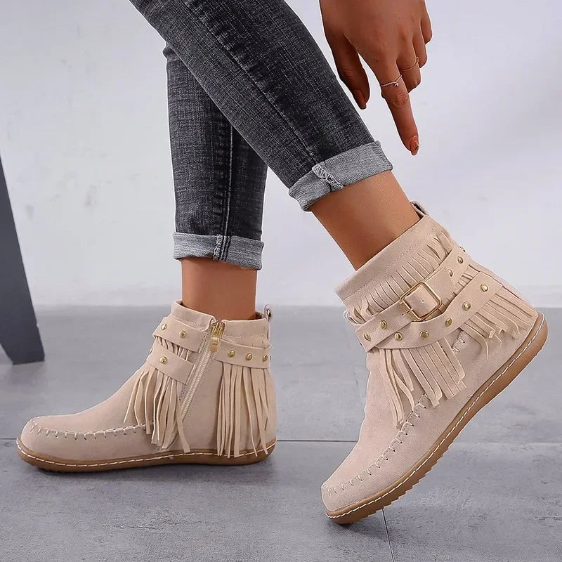 Round Toe Winter Boots for Women – Stylish & Comfortable Snow Footwear 1