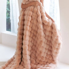 The plush blanket everyone's talking about! - WarmWool keeps you warm on cold days 2